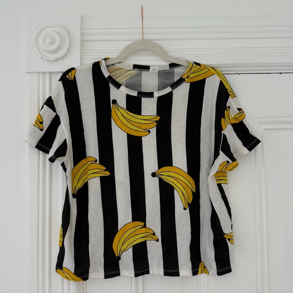 ๐ฆ Zara Black and White Boxy Short Sleeve banana striped T-Shirt - Picture 2 of 5